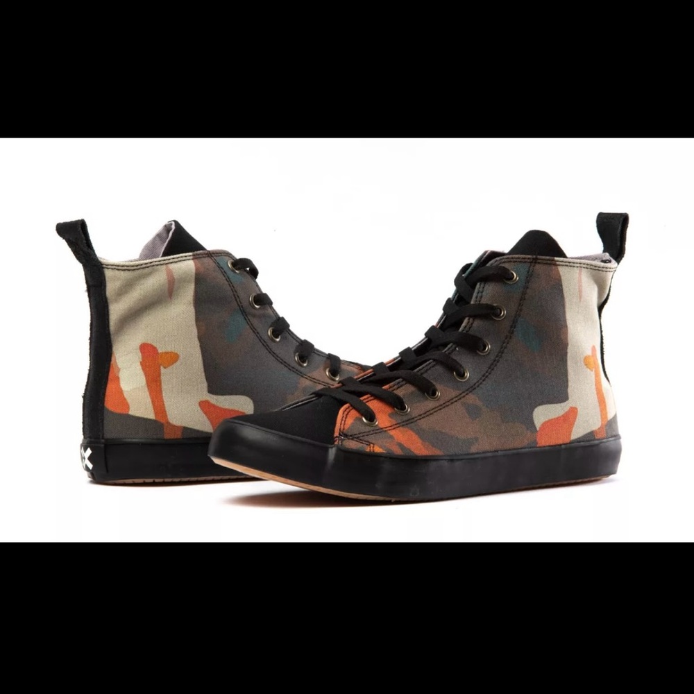BLANX
Unisex 
PETER ODOR ZAMBO HIGH-TOP XY // MULTICOLOR size 9M 10W